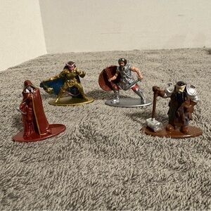 JADA Dungeon Dragon Figures D&D 1/65 Fighter Paladin Drow Elf Rogue Dwarf Cleric
